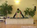 Yoga Poses Gelişmiş: Yoga Geniş Bacaklı İleri Bend Poz Resim 4