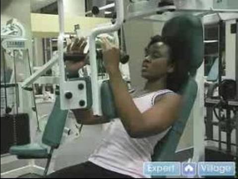 Göğüs Kas Egzersiz Teknikleri: Bir Makine Kullanarak Göğüs Sinek Egzersiz