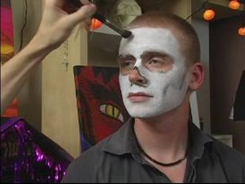Kafatası Cadılar Bayramı Makyaj: Nasıl Kafatası Cadılar Bayramı Makyaj Fırçası İle Uygulamak İçin