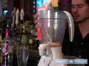Video Barmenlik Kılavuzu: Mocha Tarifi - Dondurulmuş İçecekler Dondurulmuş Resim 3