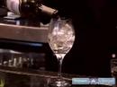Video Barmenlik Kılavuzu: Şarap Spritzer Tarifi - Yabanî Resim 3
