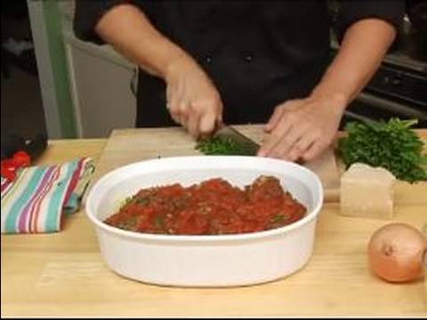 Spagetti Ve Köfte Yapmak: Nasıl Spagetti Ve Köfte İle Maydanoz Garnitür İçin