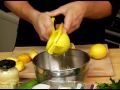 İtalyan Panzanella Salatası Yapmak Nasıl : İtalyan Panzanella Salata Sosu İçin Limon Suyu Nasıl Yapılır  Resim 4