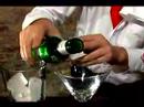 Nasıl Barmenlik Ve Yapmak Kokteyller Yapılır: Martini Karıştırma