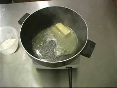 Patates Çorbası : Patates Çorbası İçin Roux Olun  Resim 1