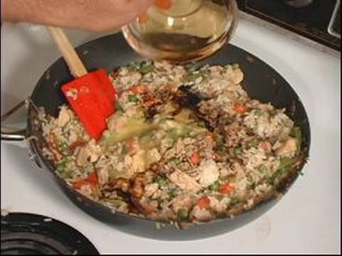 Çin Usulü Tavuk Nasıl Yapılır & Kızarmış Pirinç : Porsiyon Çin Usulü Tavuk Ve Kızarmış Pilav