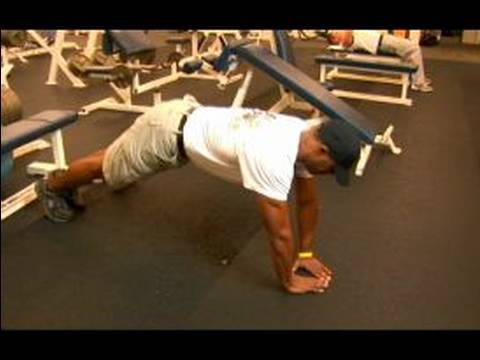 Egzersizleri Ve Üst Vücut Fitness Curl : Yakın Kavrama Kollar Ve Göğüs İçin Egzersiz Şınav 