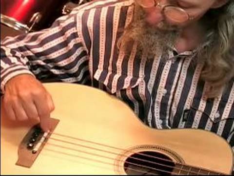 İpuçları Ve Teknikleri Akustik Amplifikatörler İçin: Nasıl Akustik Bas Gitar Çalışma