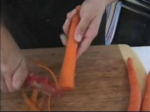 Kavrulmuş Kök Herb Sebze Pişirmek İçin Nasıl: Temizlik Ve Havuç Sebze Yemek Tarifleri İçin Peeling