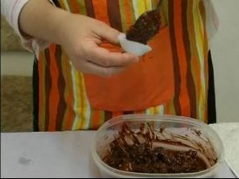 Yemekten Sonra Süslü Çikolata Tarifleri : Kuru Üzüm Likörü Kümeleri İçin Dolum Kağıt Tutucuları 