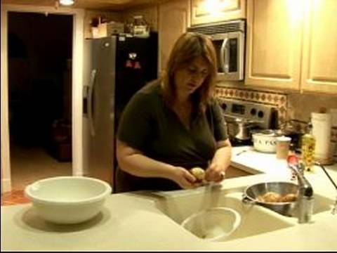 Ev Yapımı Gnocchi Nasıl Yapılır : Gnocchi İçin Patates Soyma 