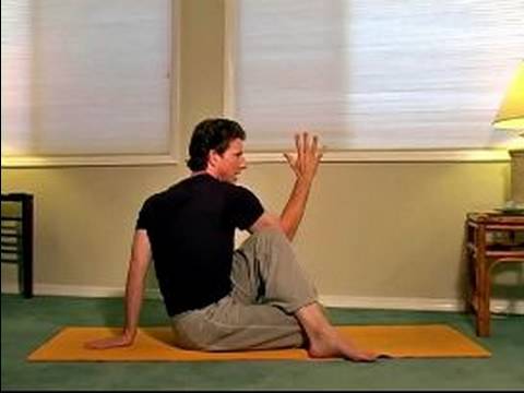 Nasıl Power Yoga : Power Yoga Adaçayı Twist Yapıyor 