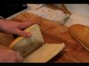 Domates Ve Parmesan Çorbası Tarifi : Domates Ve Parmesan Çorbası Tarifi İçin Ekmek Hazırlamak 