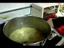 Nasıl Fransız Soğan Çorbası Yapmak: Fransız Soğan Çorbası İçin Unu Ekleyin Resim 2