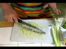 Nasıl Yapmak Ve Ton Balığı Salatası Hizmet: Ton Balıklı Salata İçin Maddeler Eklemek İçin İpuçları