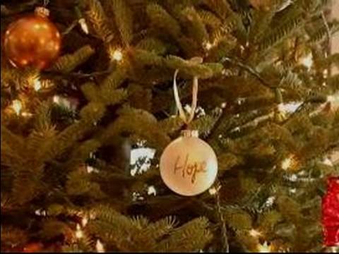 Nasıl Bir Noel Ağacı Süslemek İçin: Nasıl Bir Noel Ağacı Noel Topları Eklemek