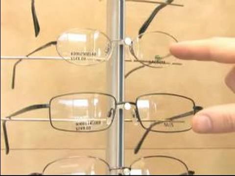 Nasıl Erkek Gözlük Seçmek İçin: Kare Yüz: Erkekler Gözlük İçin Rehber