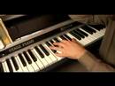 Her Anahtarın İçinde Küçük I Ve V Akorları : Nasıl Bir F Bb Değişmiş Bir Piyano Akor İçin Dim Oynamak İçin 