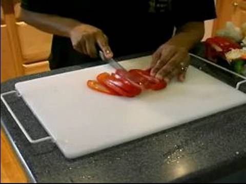 Nasıl İspanyolca Tavuk Fricassée Yapmak: Kesme Kırmızı Biber İçin İspanyolca Tavuk Yahni Pişirmek