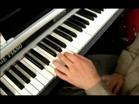 Büyük Bir Blues Piyano : Büyük Bir Blues Ölçeği 4 Akor Oynarken Piyano  Resim 1
