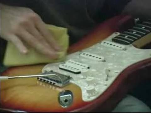 Fender Stratocaster: Elektro Gitar Kurulum: Nasıl Bir Fender Stratocaster Gitar Temizlemek İçin