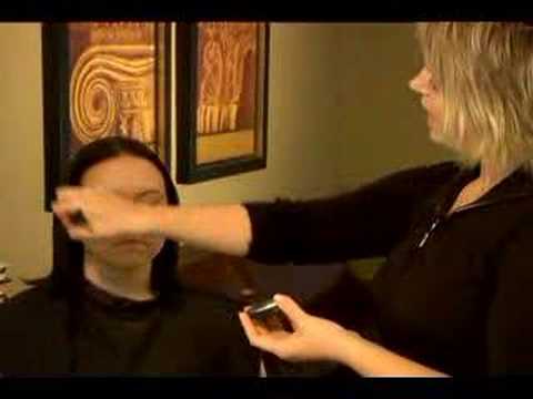 Profesyonel Makyaj İpuçları: Zarif, Şık Bir Görünüm Elde Etmek Nasıl: Zarif Bitirme Toz Uygulamak Resim 1
