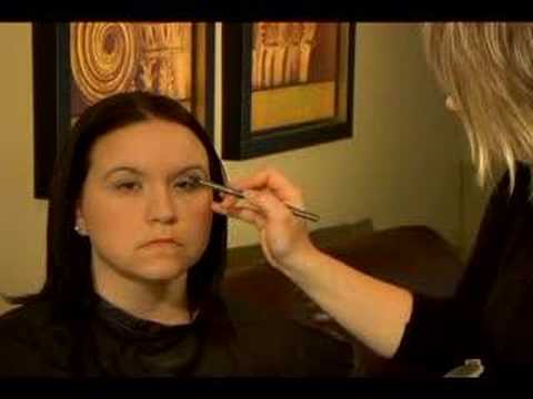 Profesyonel Makyaj İpuçları: Zarif, Şık Bir Görünüm Elde Etmek Nasıl: Zarif Göz Kırışıklıkları Astar