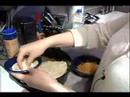 Nasıl Cook Bir Koku Bombası İle Yapılır: Peynir Ve Ekmek Kırıntıları Patates Au Graten İçin Ekleme