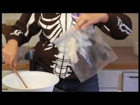 Şeker Kafatasları Süslemek İçin Nasıl : Şeker Kafatası İçin Krema Nasıl Hazırlanır  Resim 1