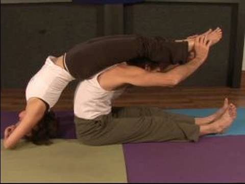 Partner Yoga Kılavuzu: Şamdan Paschimottanasana Matsyasana Yoga İçin Resim 1