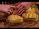 Peynir Ve Ot Yemek Yapmayı Fırında Patates: Patates Tavada Yerleştirerek Resim 3