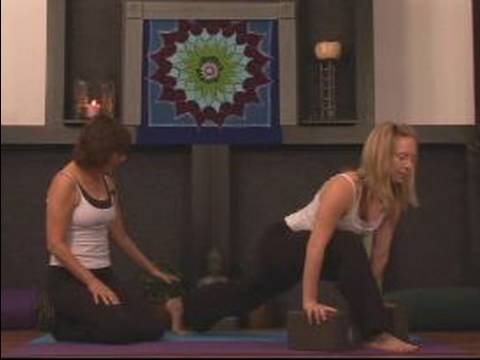 Sahne İle Yoga Nasıl Yapılır : Yoga Hamle Twist Nasıl  Resim 1