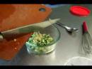 Nasıl Falafel Yapmak: Falafel İçin Giyinme Salatalık Yoğurt Karıştırma Resim 2