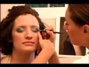 Nasıl Dramatik Makyaj Uygulamak İçin: Eye Liner İçin Dramatik Makyaj Uygulamak