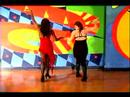 Cha Cha Dansı Nasıl Yapılır : Cha Cha Dans Partneri İle Geçitler Yapmak Nasıl  Resim 4