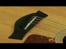 Nasıl Bir Akustik Gitar Üzerinde Dizeleri Değiştirmek İçin: Nasıl Köprü Çıkarın Ve Gitar Çekmek İçin Dizeleri Resim 2