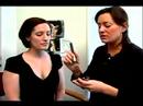 Nasıl Angelina Jolie Makyaj Uygulanması : Angelina Jolie Makyaj Bir Görünüm İçin Allık Uygulamak 