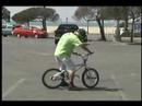 Bmx Hileci Ve Emanet: Geriye Doğru Bir Bmx Bisiklet Sürmeyi Resim 2