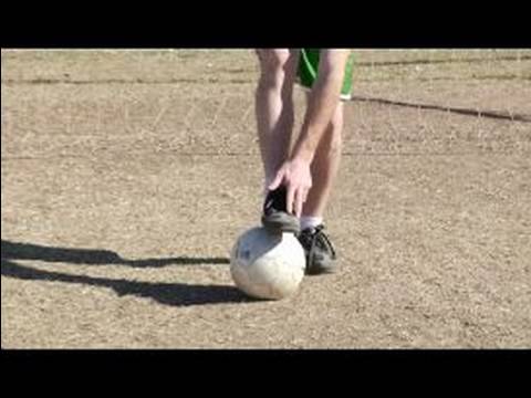 Beceri Ve Teknikleri Geçen Futbol: Nerede Futbol Topu Uzun Geçer İçin Tekme