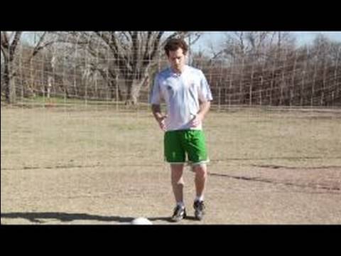 Futbol Becerileri Ve Teknikleri: Bir Futbol Topu Geçmek İçin Ayağını İçinde Kullanma