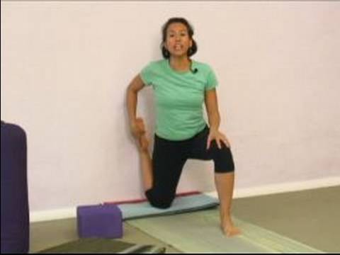 Gelişmiş Yoga Poses: Yoga Uyluk Germek Duvar Desteği Resim 1