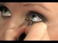 Dumanlı Göz Makyajı: Dumanlı Göz Makyajı İçin Göz Kalemi Leke Resim 3