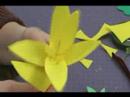 Çocuklar İçin Köpük Çiçek El Sanatları: Ayçiçeği Yaprakları Çocukların El Sanatları İçin Ekleme Resim 4