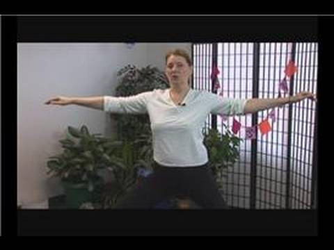 Yoga Savaşçı Iı Poz: Yoga Savaşçı Iı Poz: Taç Kaldırma Resim 1
