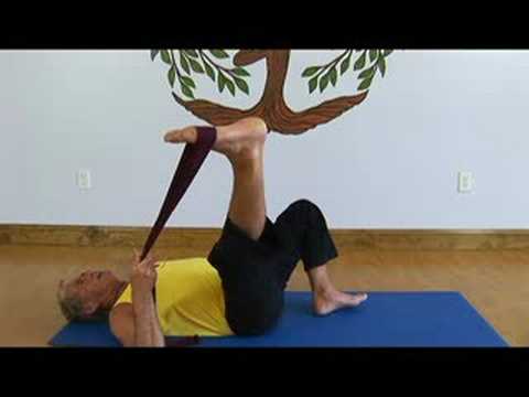 Sağlıklı Yaşam İçin Yoga Egzersizleri: Yoga İç Sağ Uyluk Uzanıyor