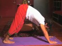 Yoga: İlahi Ve Hareket Meditasyon: Yoga Meditasyon İle Köpek Poz Aşağı