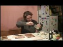 Nasıl Bir Gingerbread House Yapmak: Bal Tutkal Gösterişli Evler İçin Hazırlanıyor