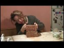 Nasıl Bir Gingerbread House Yapmak: Bir Gingerbread House İçin Son Rötuşları Resim 3