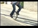 Nasıl Bir Tek Tekerlekli Sirk Bisikletine Binmek: Geriye Bir Tek Tekerlekli Sirk Bisikletine Binme İpuçları Resim 3