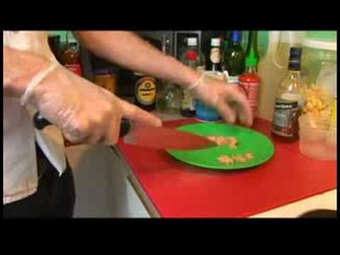 Kung Pao Tavuğu Yeşil Soğan-Zencefil Fried Rice İle: Kung Pao Tavuğu: Yapmak Meyilli